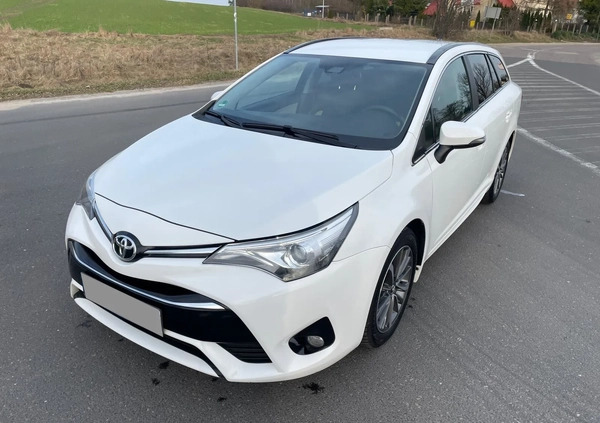 Toyota Avensis cena 44900 przebieg: 187000, rok produkcji 2015 z Nidzica małe 529